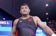 孟令哲夺得巴黎奥运会摔跤男子古典式130公斤级铜牌