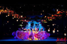 永顺税务：点亮夜芙蓉 税惠添助力