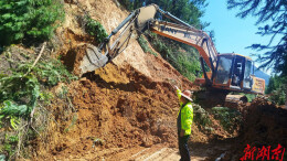 驰援资兴灾后重建