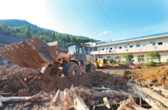 湖南日报·视觉丨资兴：抓紧校园清淤 确保如期开学