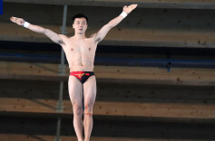 中国选手曹缘夺得跳水男子10米台金牌