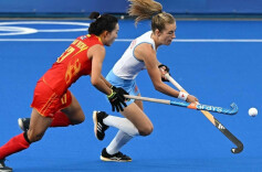 追平最佳奥运战绩！中国队夺得女子曲棍球银牌