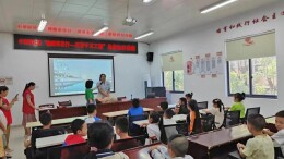 中南院社区开展“健康雨花行——双百千万工程”急救知识讲座