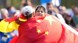 这个夏天，我们在塞纳河畔见证中国荣耀与感动