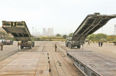 情系“千军万马” 心怀“万水千山”