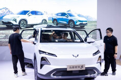 售价9.98万元起，五菱星光S登陆湖南市场