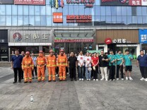 荷叶塘社区联合东方悦玲商场开展消防实战演练