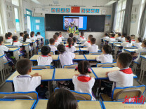 辰溪交警：讲好交通安全课  护航平安“上学路”