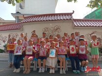 “非遗”进校园 剪纸颂师恩