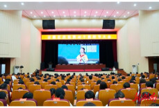 大力弘扬教育家精神 加快建设教育强区 ——云溪区召开庆祝第40个教师节大会