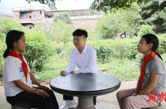 道县：一群青年教师扎根山区 守护乡村儿童