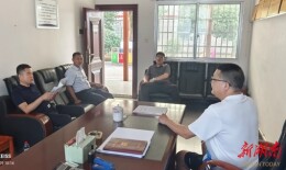 望城街道开展教师节走访慰问活动