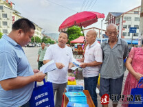 江华小圩壮族乡：赶集日“摆摊” 零距离服务群众