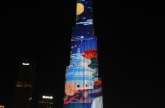 阿联酋迪拜：灯光秀庆祝中秋节