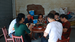 团洲垸乡亲重建家园的第一个中秋