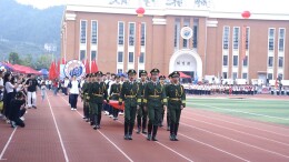 扬奥运精神，做强国少年——郡永实验学校第八届体育节开幕