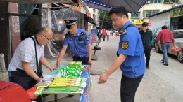 华容城管“满格”坚守 绘就节日民生新画卷