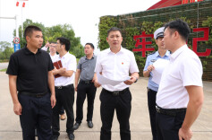 江华：何开银带队开展假期安全生产检查