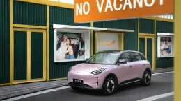 不到10万的价格拥有20万级B级车质感,吉利星愿开启“小车智能时代”