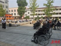 临澧县社会福利院：老幼同乐 情暖重阳