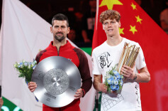 一袭红衣，焦科维奇