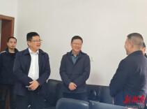 李庆国开展中期调研指导