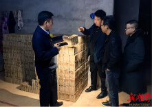 新安镇：持续开展烟花爆竹企业夜查行动