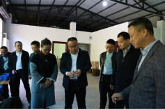 省民政厅深入驻村帮扶点调研慰问