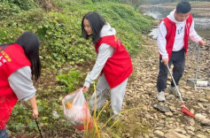 汉寿县：开展河道垃圾清理活动 守护碧水清流