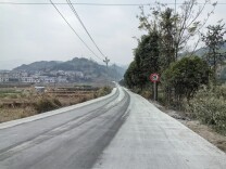 溆浦：护航群众出行路