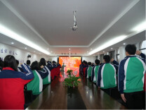 湖南大汉技工学校首批45名新团员庄严宣誓