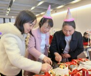 湘江新区滨汇社区：“腊”么有爱，为长者庆生