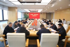 两区召开联席会议，为稳定发展和民生改善集思广益