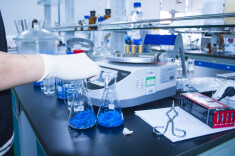 加快创新药和医疗器械上市