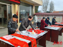 翰墨飘香迎新春！桂花园乡开展送春联活动
