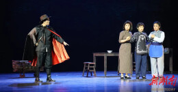 井畔莲影，红色湘西的群像之美——评辰河戏《贺龙井畔朵朵莲》