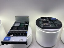 岳阳产首台大型商用服务器下线