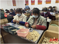 巾帼手工车间 助力妇女“家门口”就业