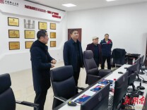 何开银检查江华道路交通安全工作并到园区调研企业复工复产情况