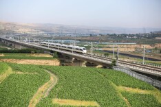 我国将增开银发旅游列车 如何便利老年人出游？