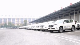 城陵矶综保区新春首批平行进口汽车到港