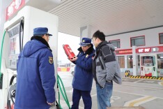 会同县消防救援大队走进辖区加油站开展消防安全检查