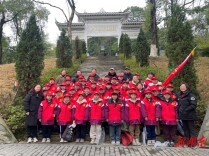 红领巾在行动！洪江区幸福路小学开展“学雷锋 美环境”捡拾垃圾活动