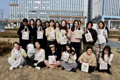 “港晨女神”共赴春日之约