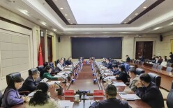 曹慧泉与在株企业、院校等单位代表共话“长株潭一体化”