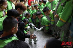 湖南工程学院到湖湘小学开展科普活动