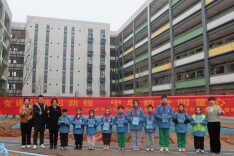 湖南中医药大学教师团队进小学开展“中草药科普种植活动”