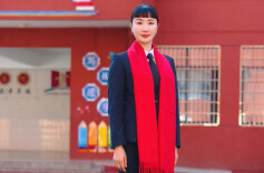 吴小龙：以德立教，以爱育人