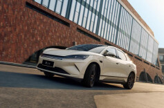 11.98万元起！全系后驱+智驾，秦L EV诚意和年轻人交友