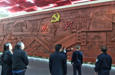 理论·新论｜在遵规守纪中干事创业